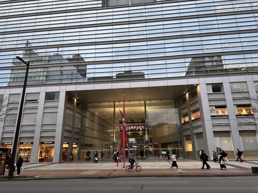 アクロス福岡　天神駅直結徒歩５分